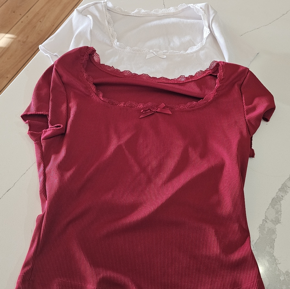 SHEIN Red and White Lace Trim Short Sleeve Tops Bundle